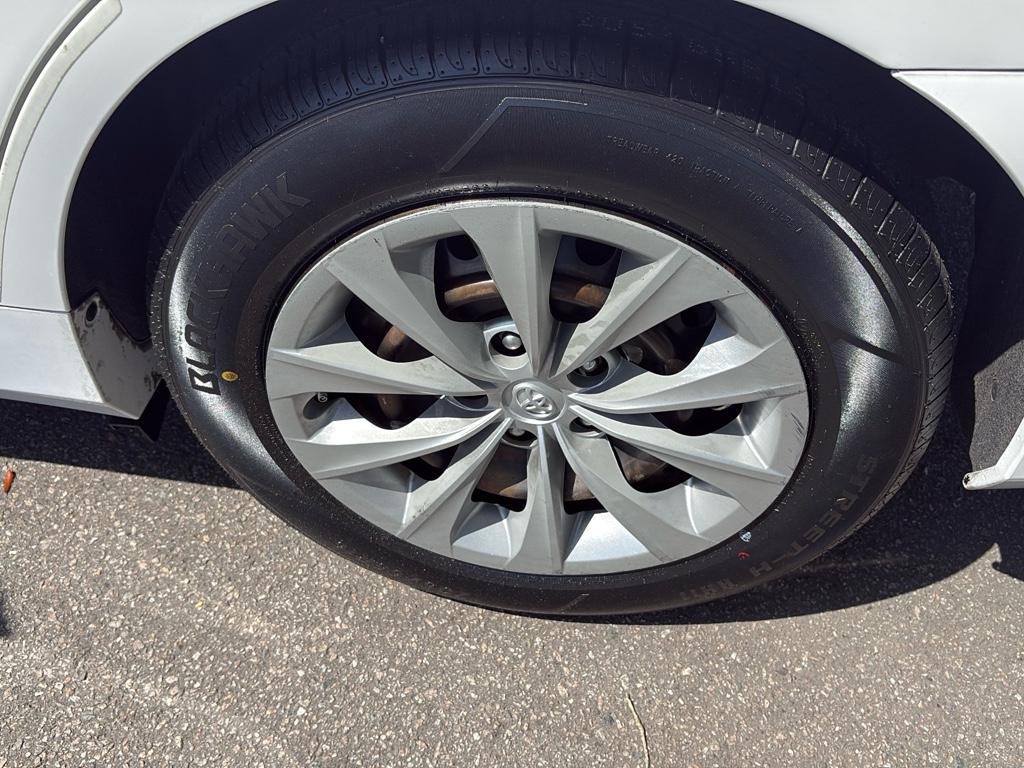 Vehicle image 20 of 23
