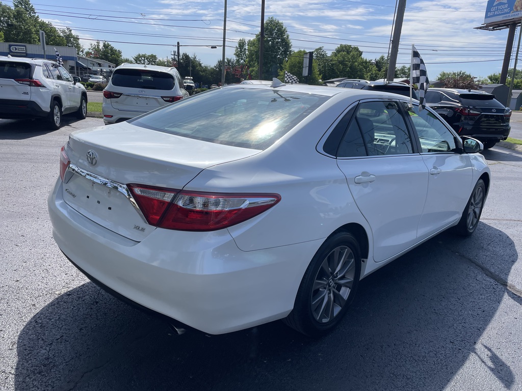 Vehicle image 2 of 8