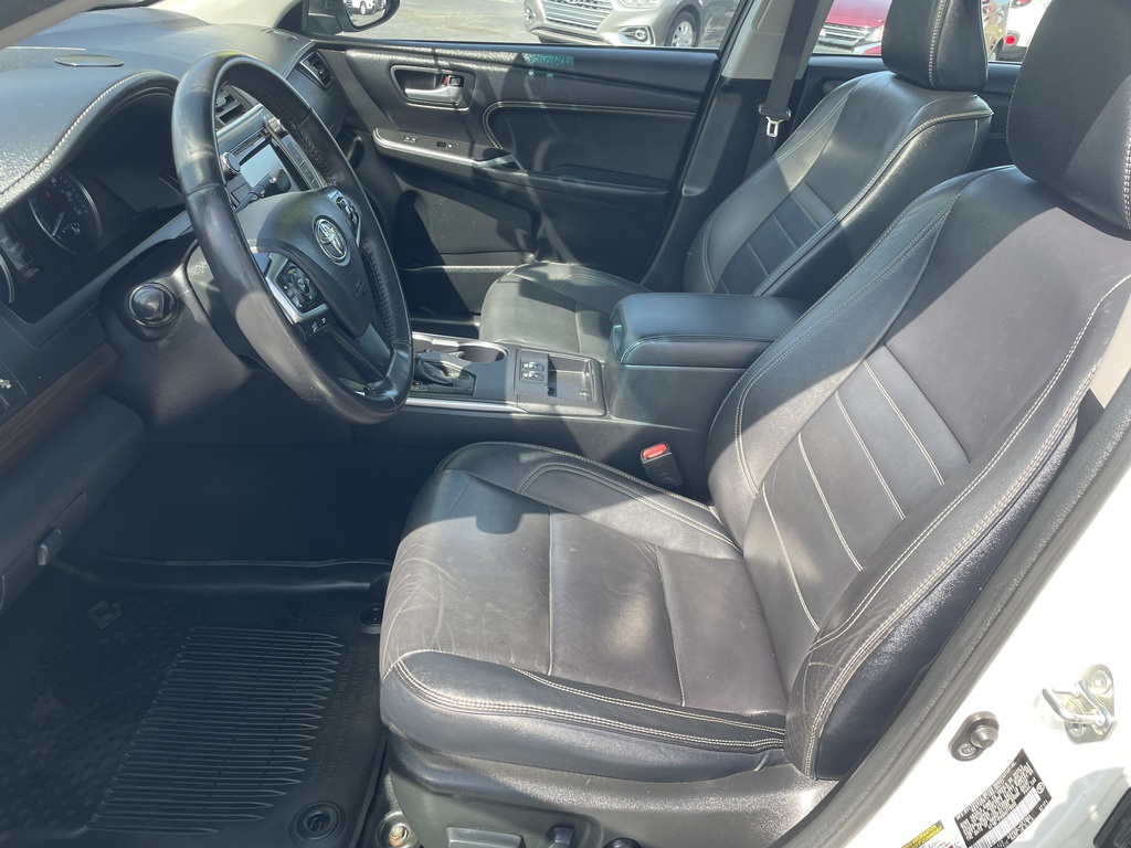 Vehicle image 4 of 8