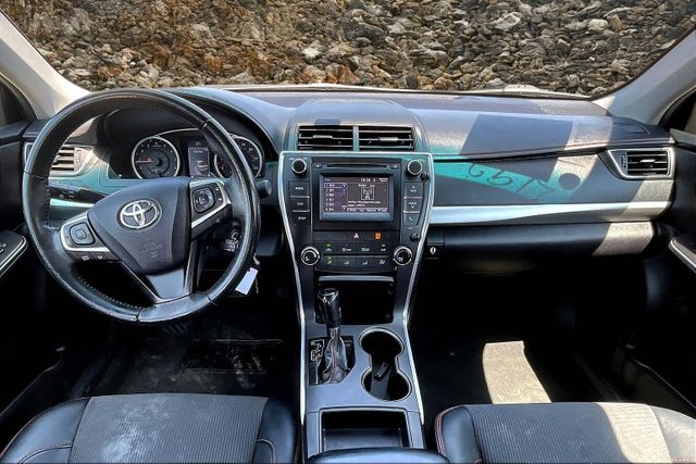 Vehicle image 15 of 33