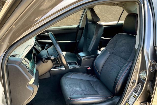 Vehicle image 24 of 33