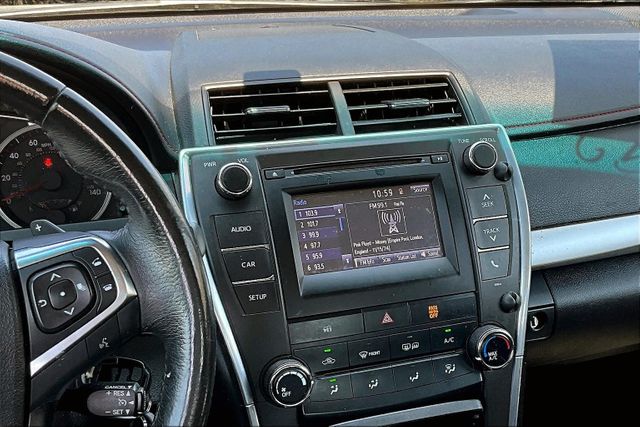 Vehicle image 8 of 33