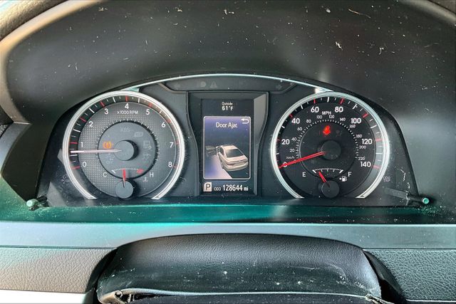 Vehicle image 19 of 33