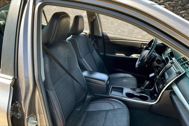 Vehicle image 9 of 33