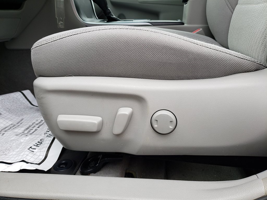 Vehicle image 22 of 30