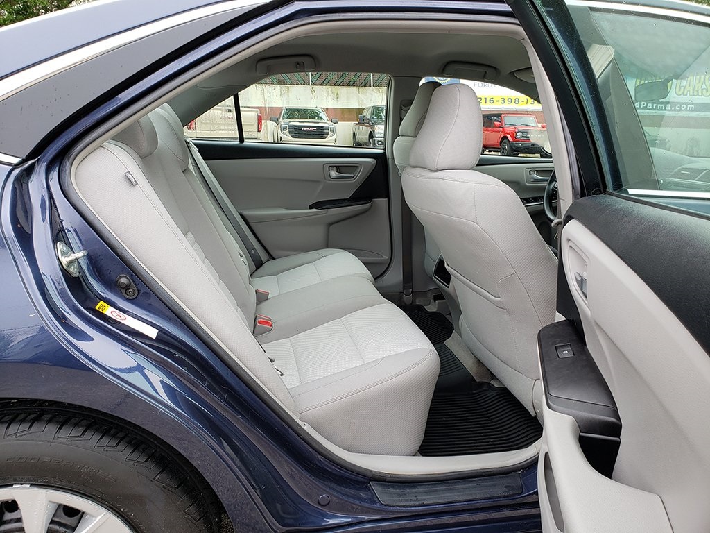 Vehicle image 16 of 30