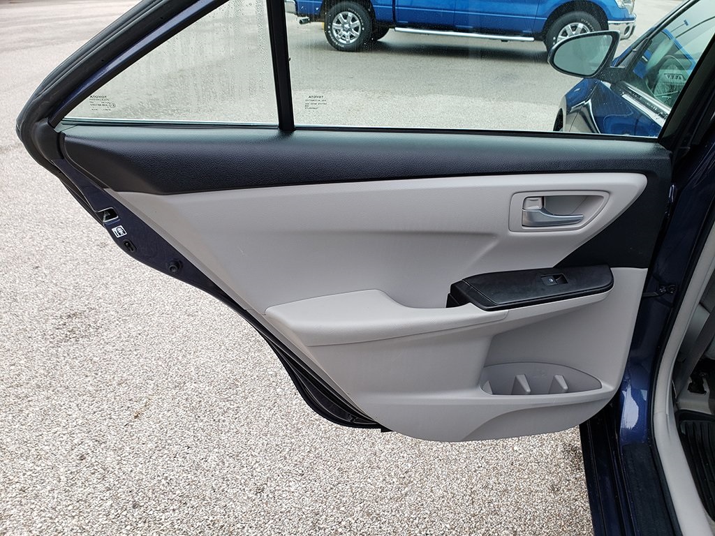 Vehicle image 12 of 30