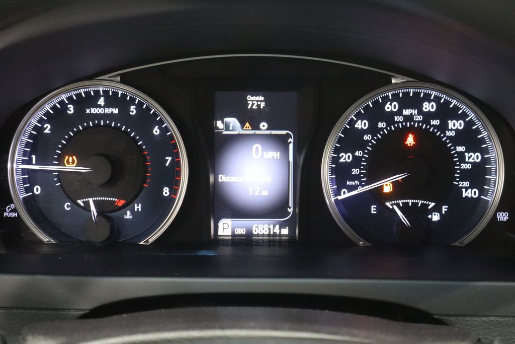 Vehicle image 20 of 36