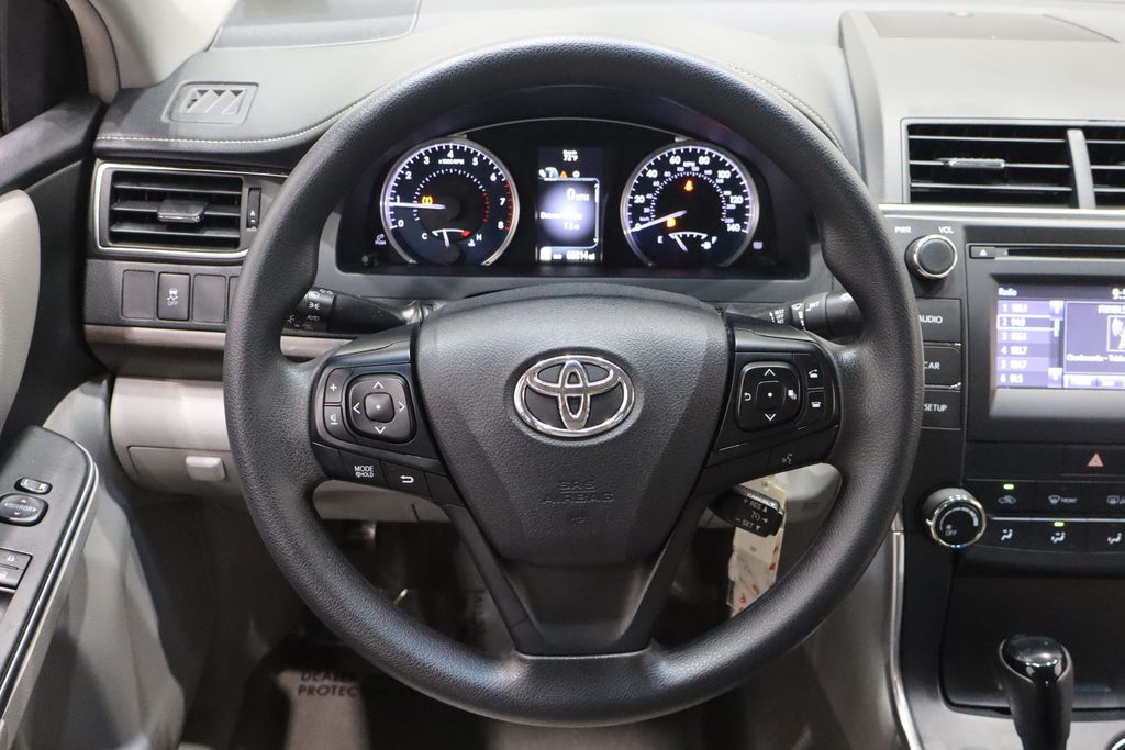 Vehicle image 17 of 36