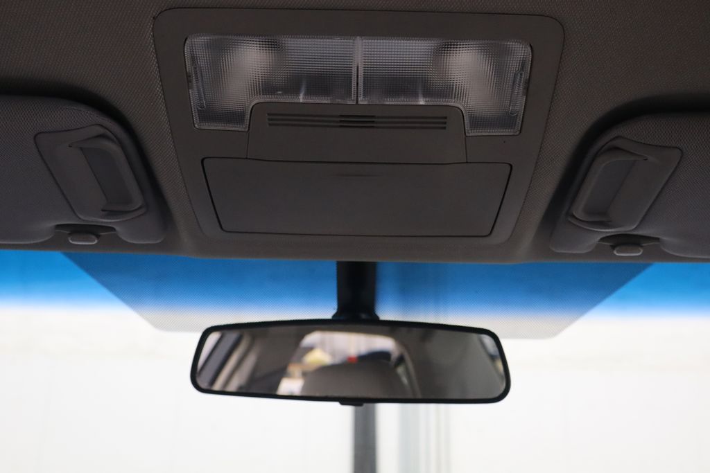 Vehicle image 21 of 36