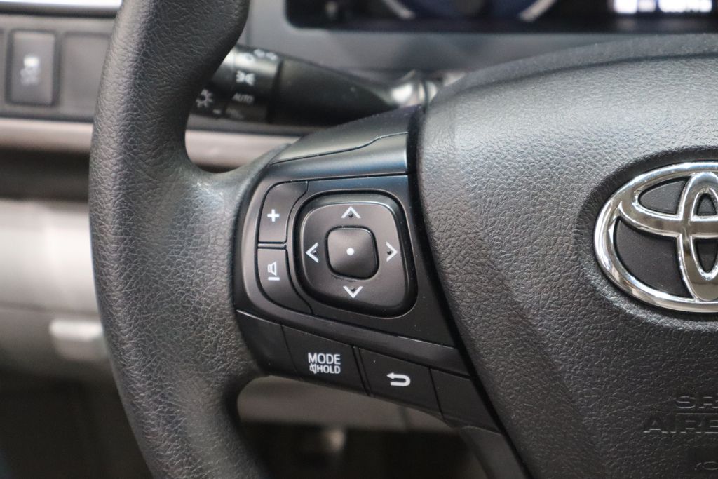 Vehicle image 18 of 36