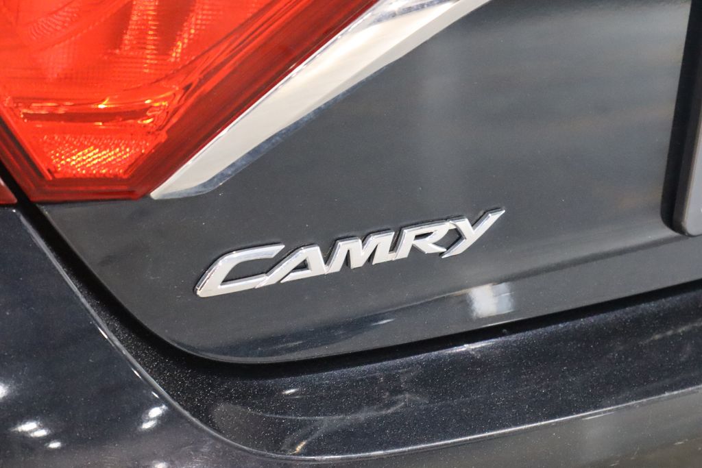Vehicle image 34 of 36