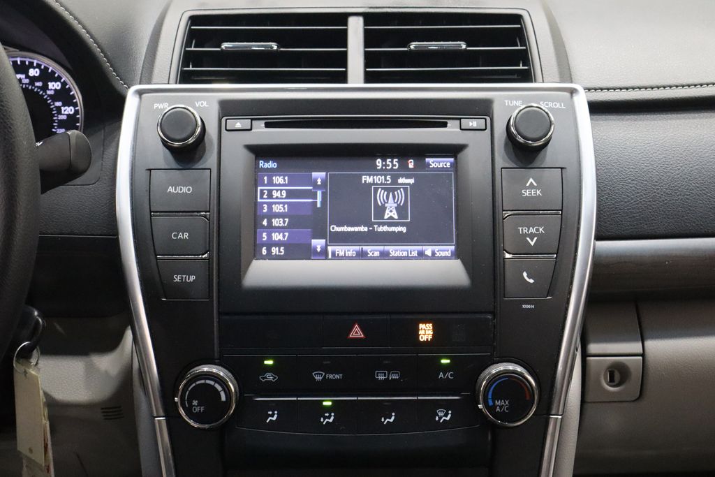 Vehicle image 23 of 36