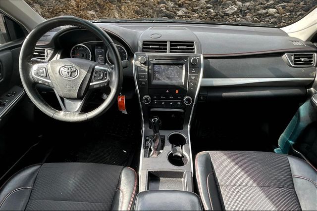 Vehicle image 15 of 33