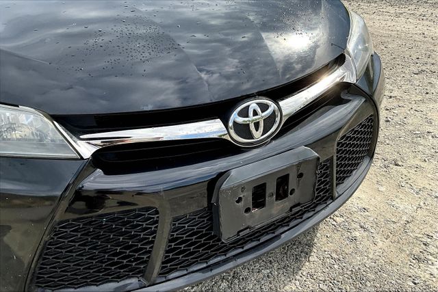 Vehicle image 27 of 33
