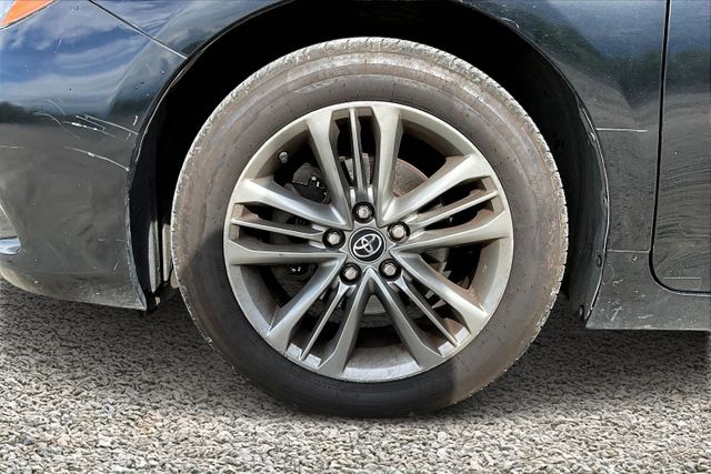 Vehicle image 11 of 33
