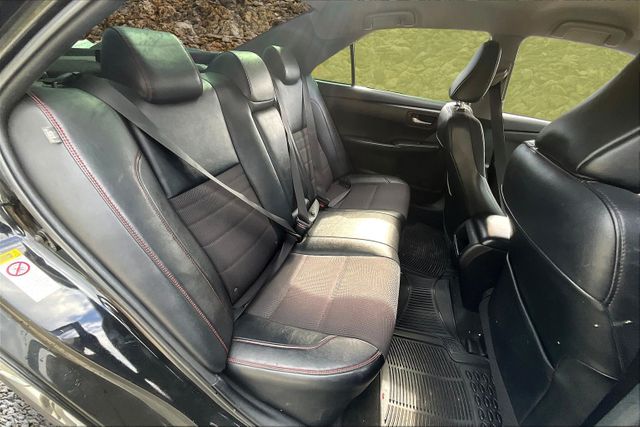 Vehicle image 26 of 33
