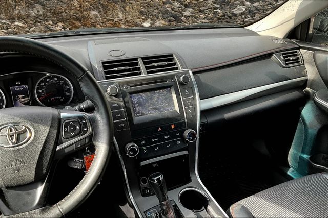 Vehicle image 8 of 33