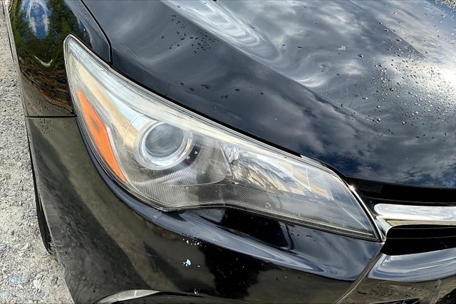 Vehicle image 28 of 33