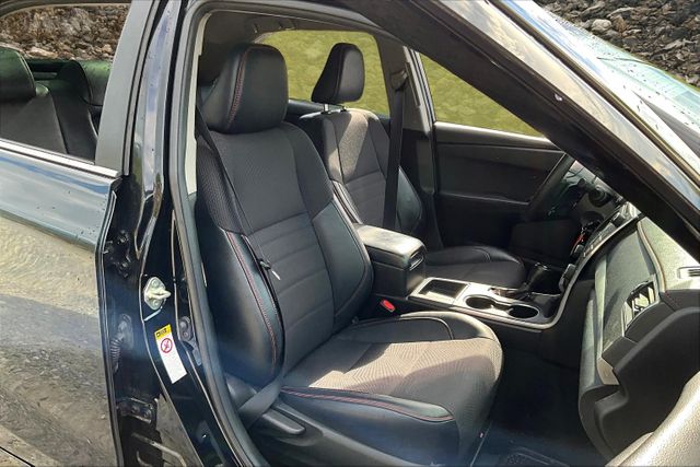 Vehicle image 9 of 33