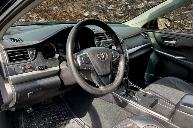 Vehicle image 13 of 33
