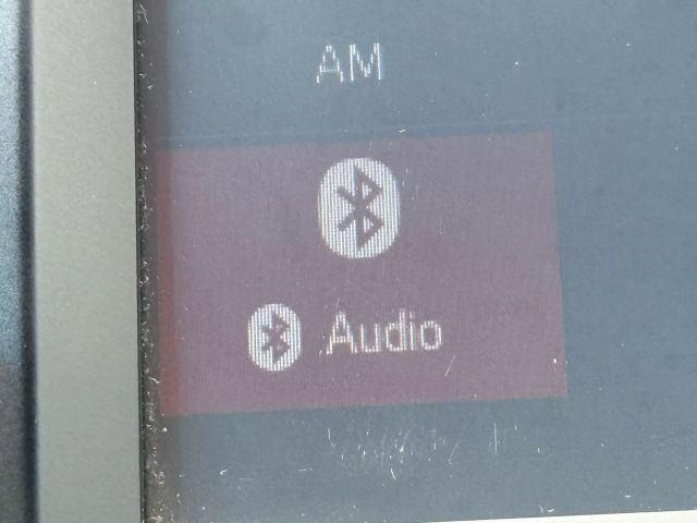 Vehicle image 21 of 25