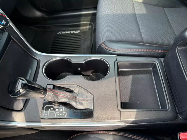 Vehicle image 23 of 25