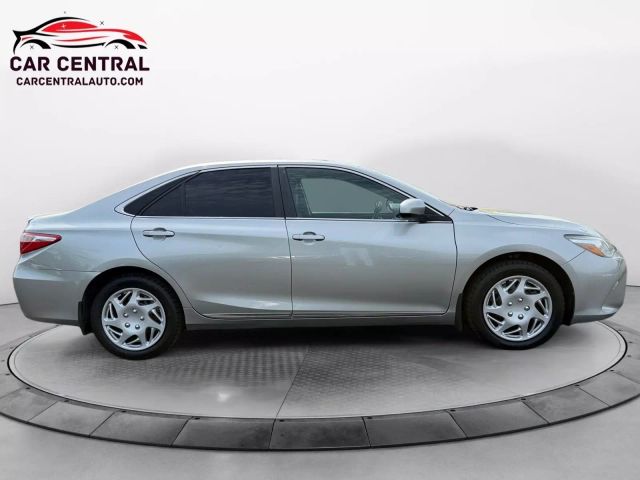 Vehicle image 4 of 25