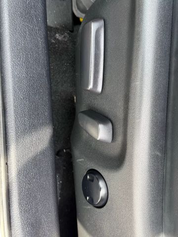 Vehicle image 11 of 25