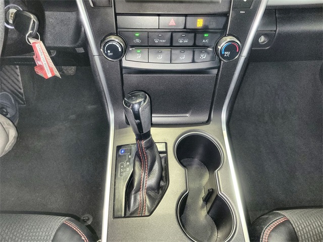 Vehicle image 19 of 25