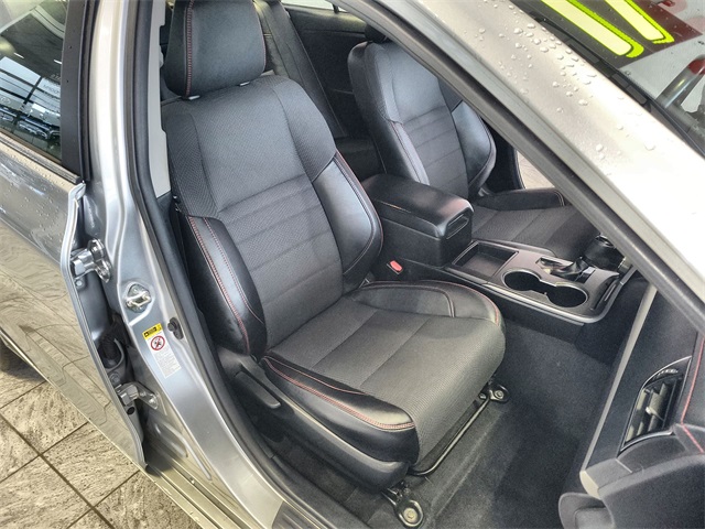 Vehicle image 24 of 25