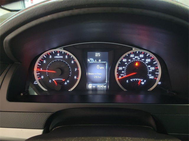 Vehicle image 15 of 25