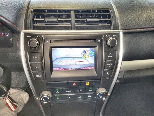 Vehicle image 17 of 25