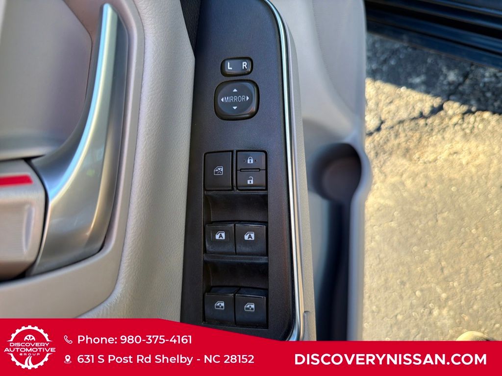 2017 Toyota Camry SE Image 26 of 36