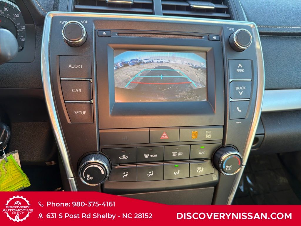 2017 Toyota Camry SE Image 18 of 36