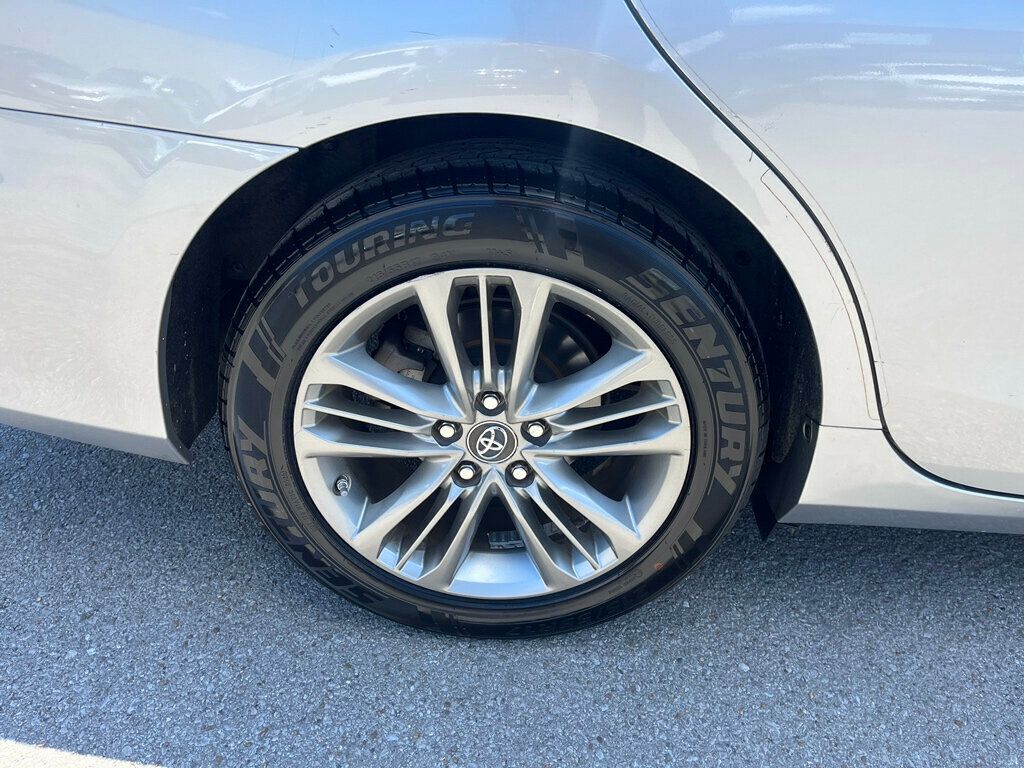 Vehicle image 10 of 23