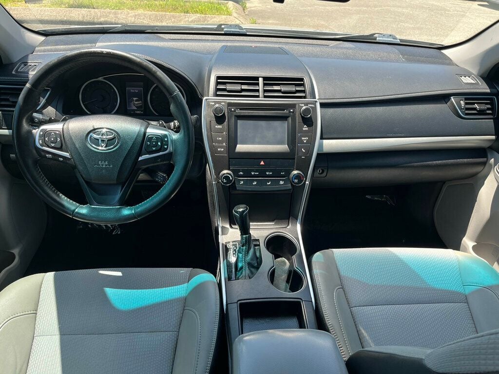 Vehicle image 13 of 23