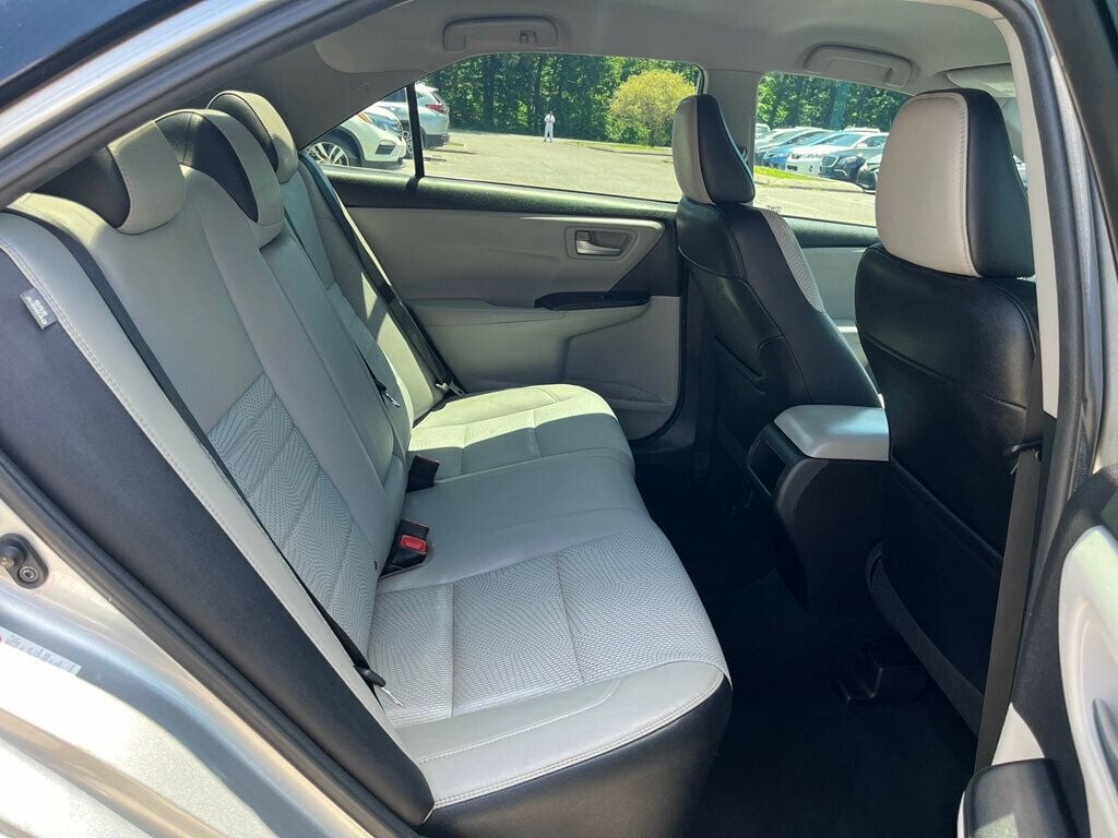 Vehicle image 15 of 23