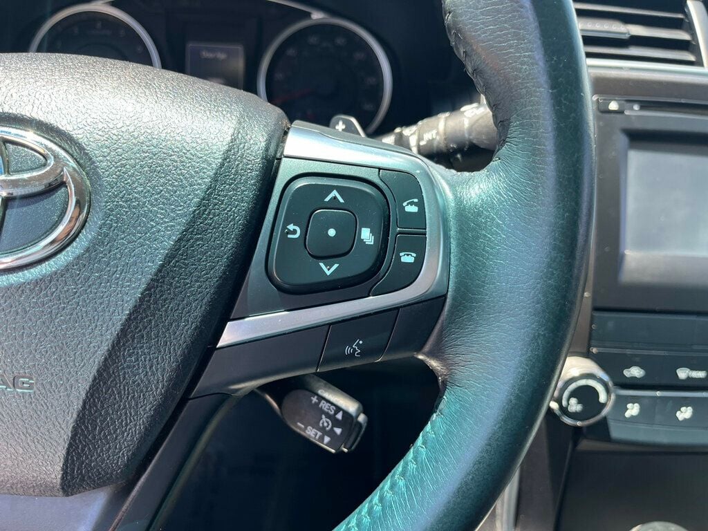 Vehicle image 22 of 23
