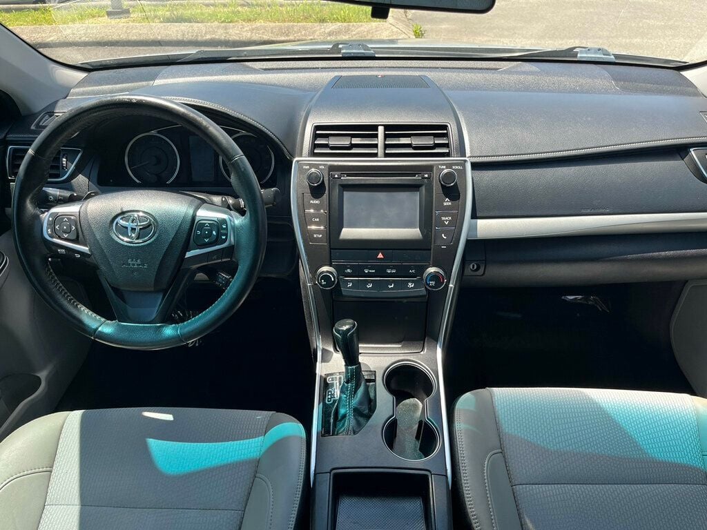 Vehicle image 16 of 23