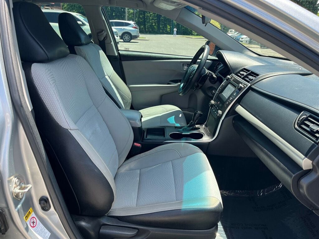 Vehicle image 14 of 23