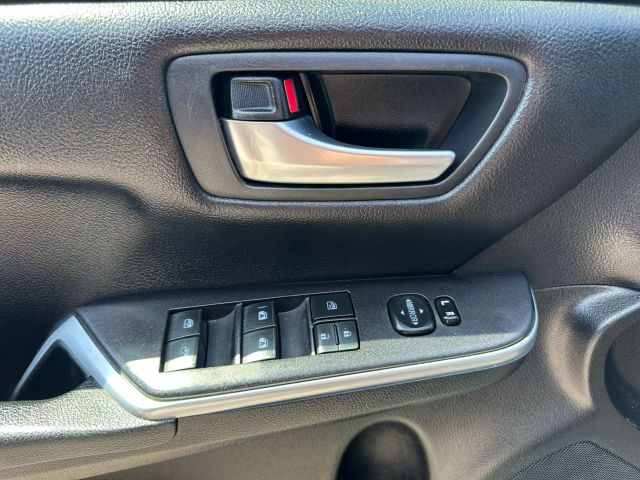 Vehicle image 15 of 46