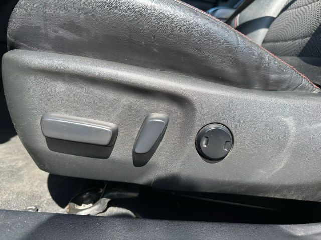 Vehicle image 14 of 46