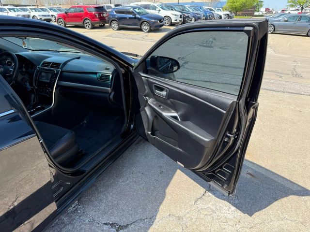 Vehicle image 23 of 49