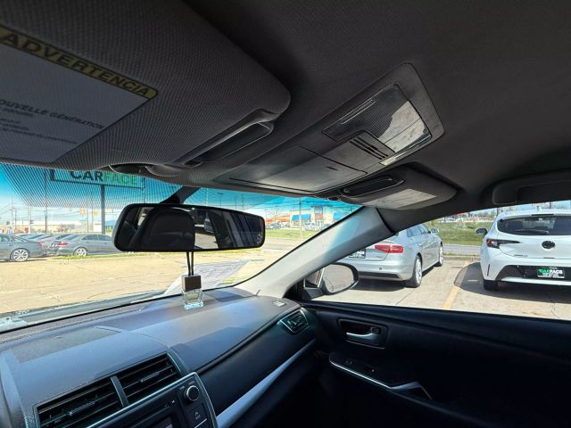 Vehicle image 37 of 49