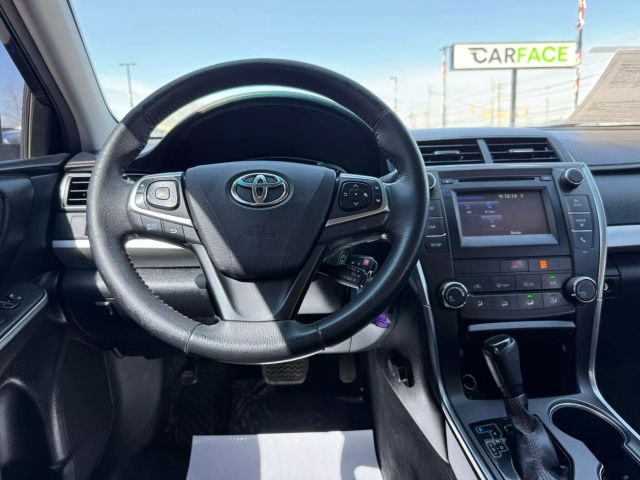 Vehicle image 25 of 49