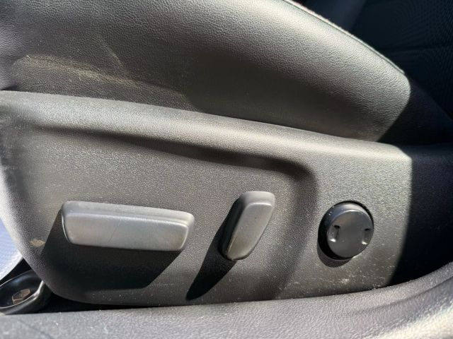 Vehicle image 19 of 49