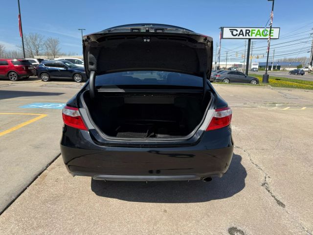 Vehicle image 16 of 49