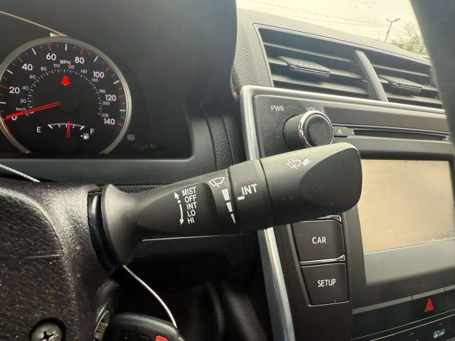 Vehicle image 23 of 30