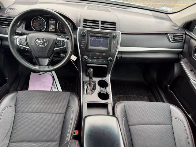 Vehicle image 21 of 30